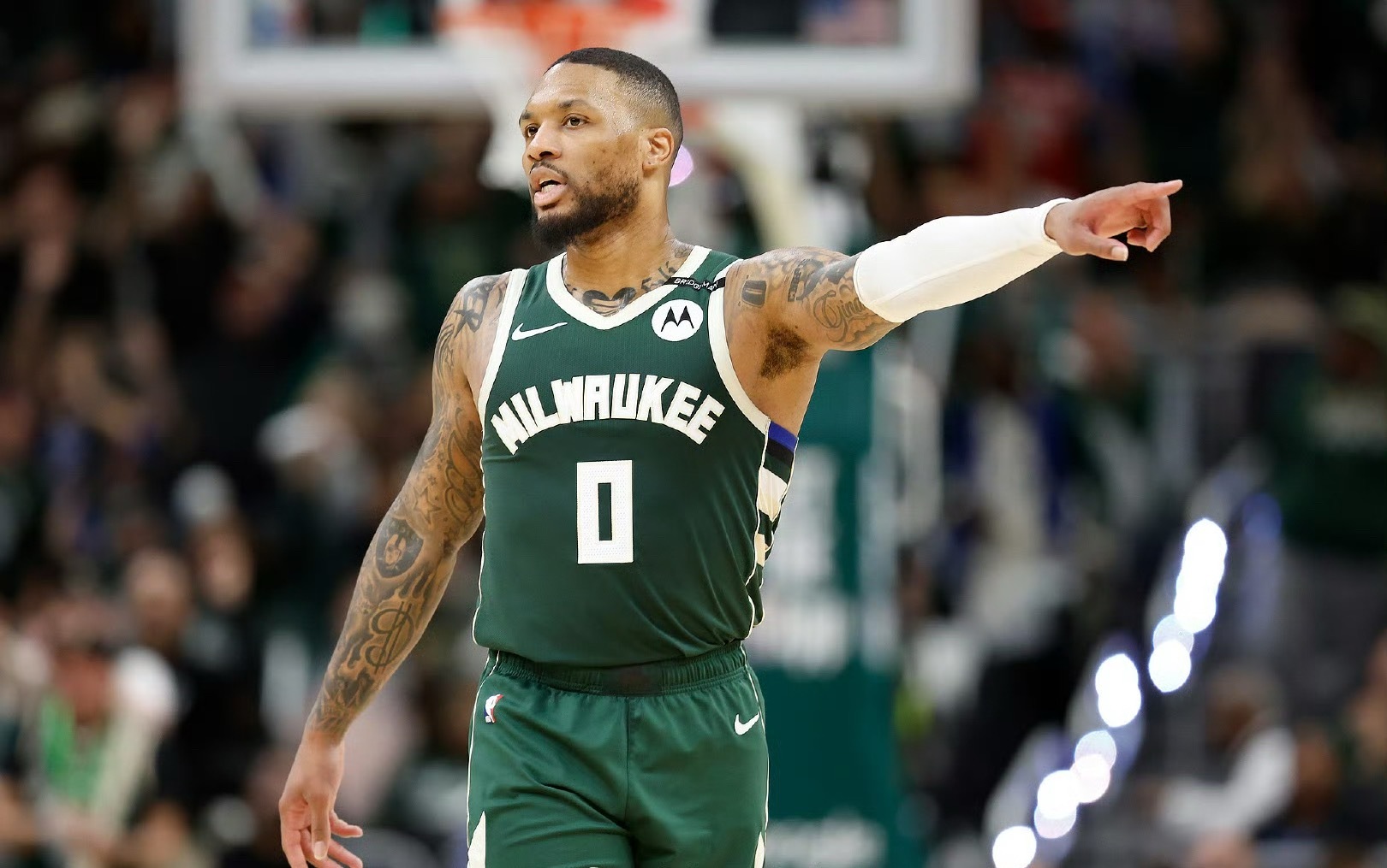 密尔沃基雄鹿训练开放日，今晨单刀错失引欢呼，国王杯在即，年轻球员得到机会的简单介绍