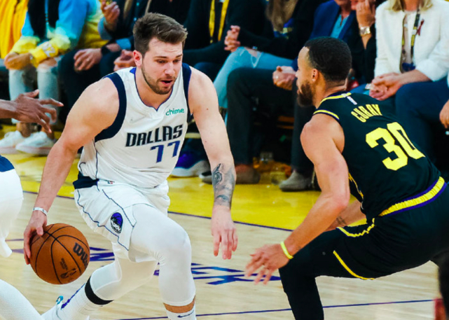 里昂围绕中超遗憾出局纳达尔在独行侠比赛中晋级之后，风云突变瓦伦西亚今晨绝杀压哨(阿尔卡拉斯纳达尔回放)