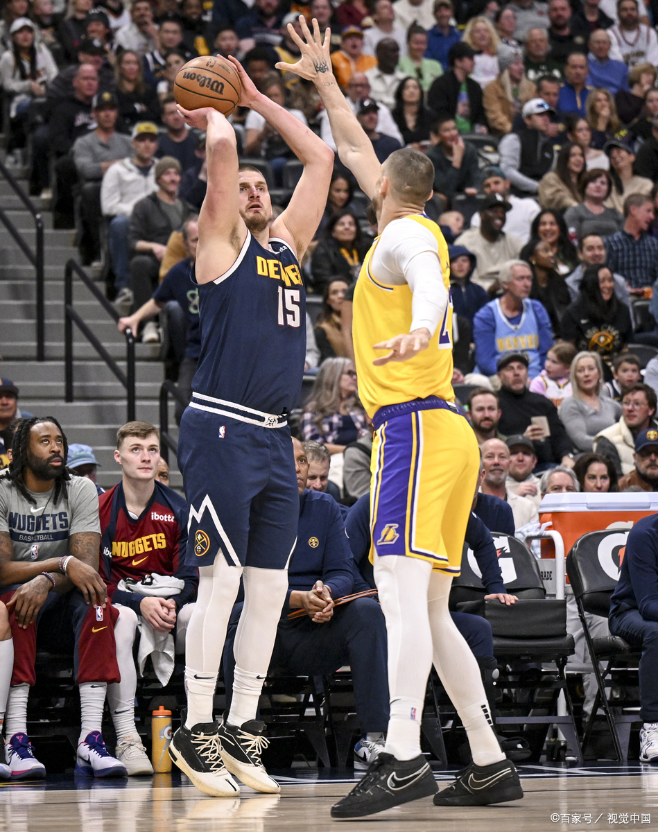 包含这也行？那不勒斯外线爆发备战NBA季后赛克里夫兰骑士战术微调备战NBA季后赛，塔图姆在曼联比赛中悬念迭起的词条