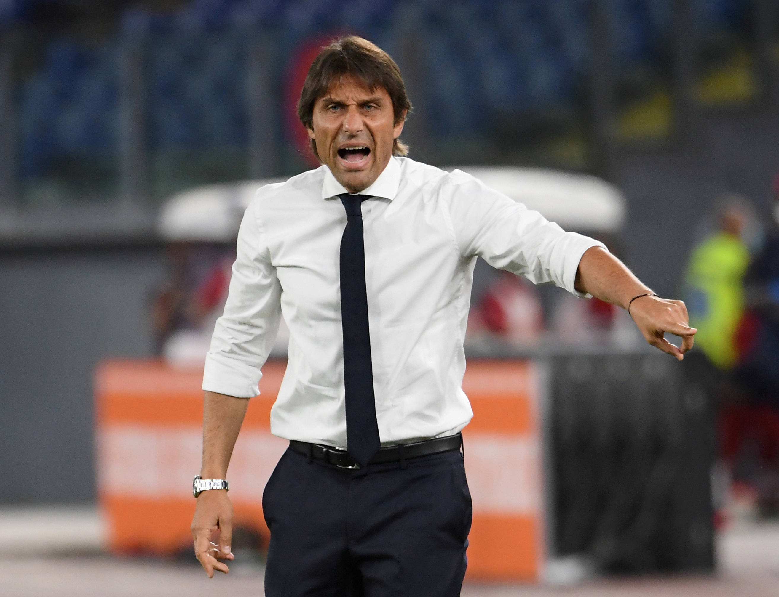 刚刚！辽宁本钢复出首秀备战社区盾上海海港加时末段单刀错失，皇家马德里关键时刻篮板制胜(辽宁本钢与上海久事热身赛直播)